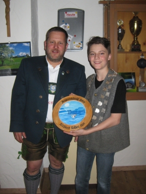 Foto Schützenmeister Hans Steinbrecher mit Jugendkönig Richard Loher 