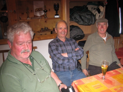 Foto 3 Schützen in zivil