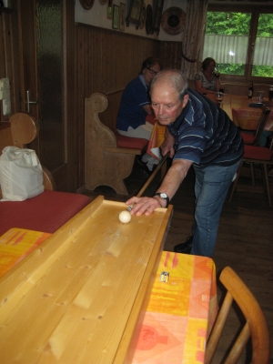 Foto Sommermehrkampf 2017, Darten, Stoßbuddeln