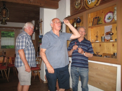 Foto Sommermehrkampf 2017, Darten, Stoßbuddeln